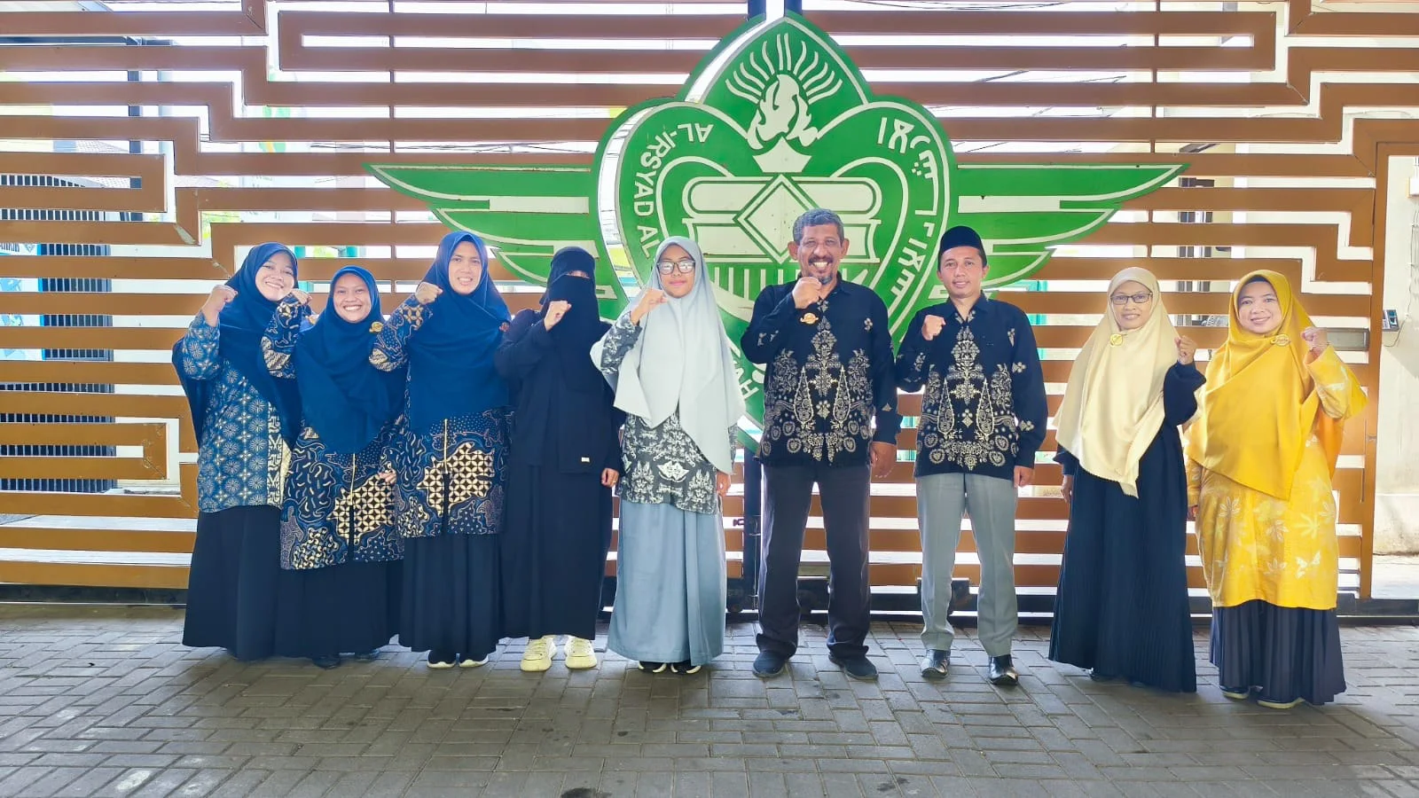 Ukir Sejarah! Chantika Siswi SMA-IT Al Irsyad Wakili Karawang Cabor Panahan POPDA XIV Jabar 2025